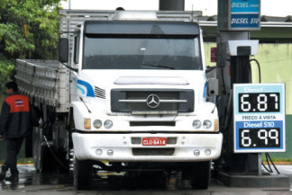 Mesmo com subvenção, preço do óleo diesel não recua nos postos de MS