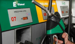 Governo federal eleva de 30% para 32% teor de etanol na gasolina