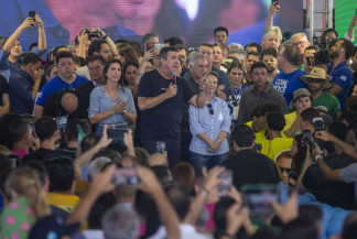 Sem reação da oposição, Riedel avança para vencer eleição no primeiro turno