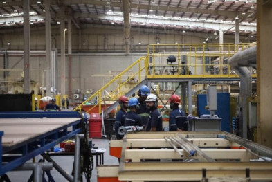 MS cria 1,9 mil empregos em dois meses, mas indústria perde 881 vagas