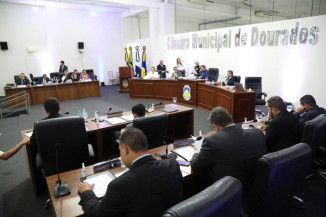 Vereadores analisam dez projetos na sessão ordinária desta segunda-feira