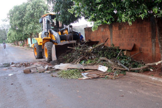 Prefeitura de Naviraí mantém cronograma de mutirões de limpeza nos bairros da cidade